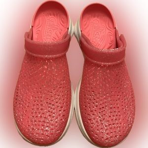 SKECHERS Cali Gear Ultra Go Clog Size 9 Slip on Shoe Glitter Pink Jelly